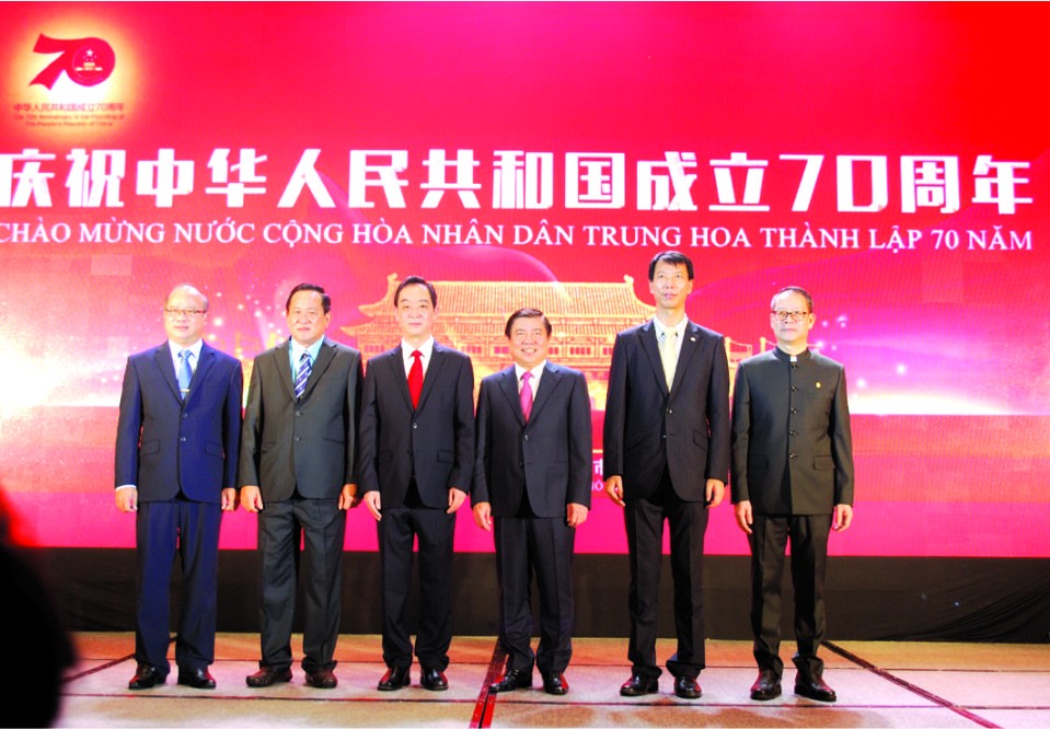 越中雙方領導合照。