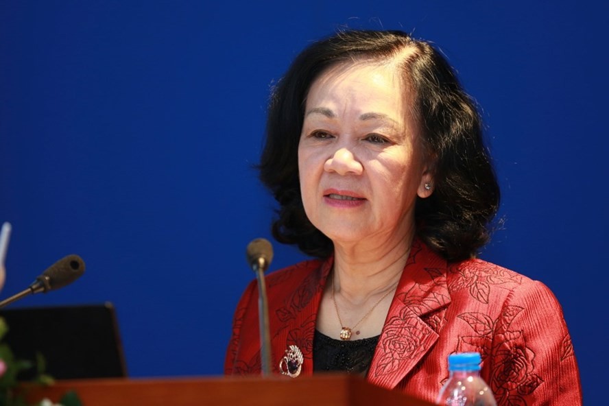 中央民運部長張氏梅