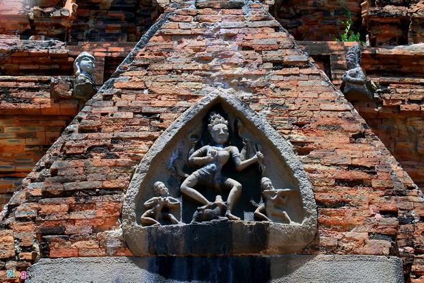 上千年歷史的古老占婆塔 ảnh 1