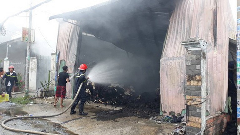 福門縣某布廠失火