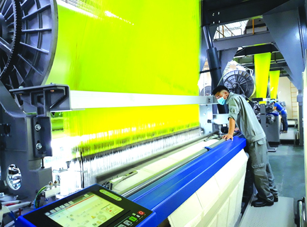 豐富股份總公司高檔棉巾生產設備。