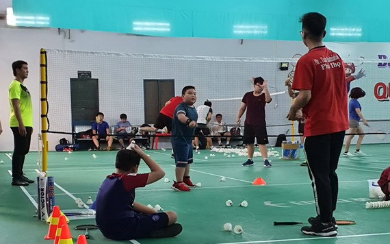 家長選擇沒有身體接觸的體育項目讓孩子參與鍛煉。