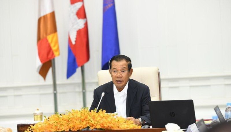 洪森總理主持內閣全體會議。