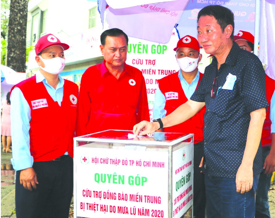 茶山慶雲南院住持周華邦贊助善款１億元。