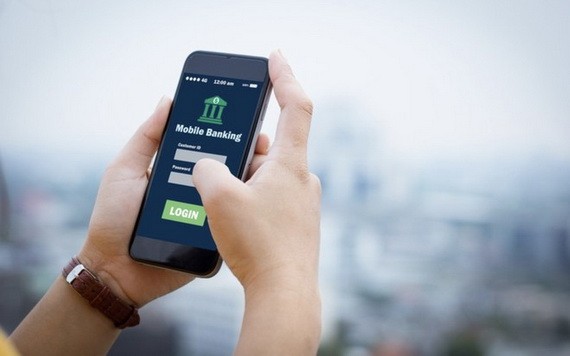 　　銀行賬戶持有人在手機上下載應用程式、 軟件時要謹慎。