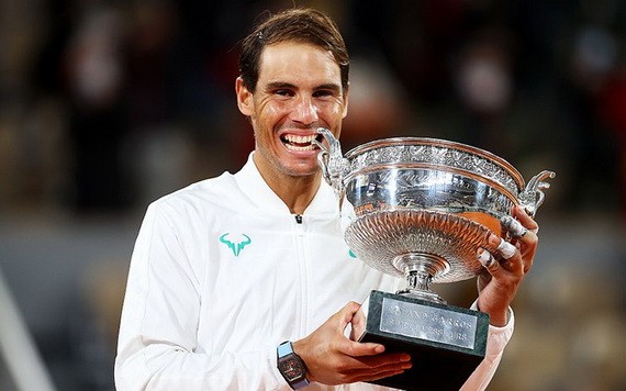 納達爾第十三次奪得法網男單冠軍。