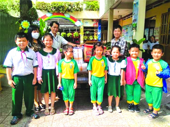 西貢銀行幫助中部災區同胞 ảnh 1