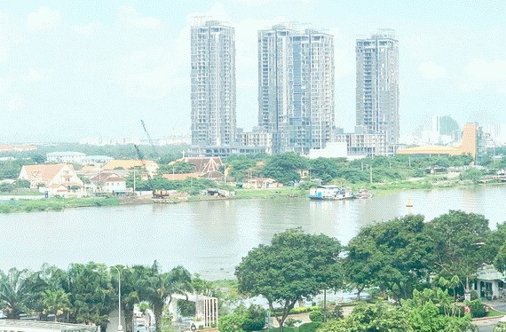 白騰碼頭一瞥。