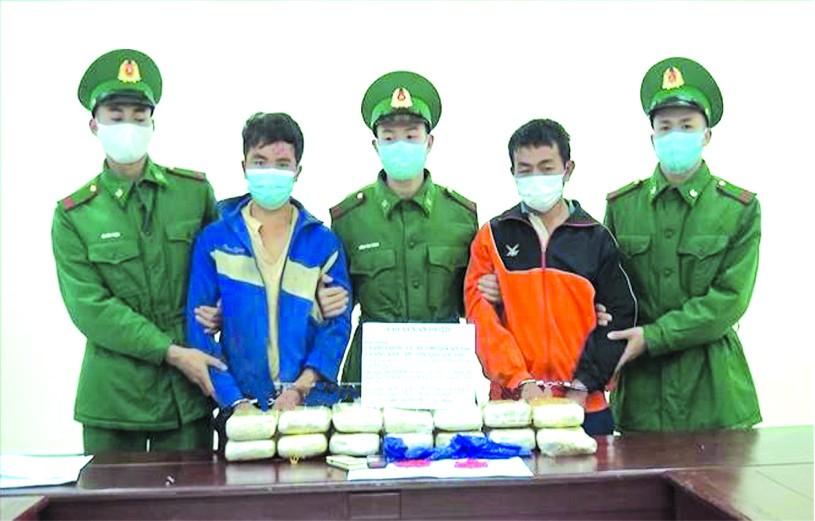 兩外籍毒販落網