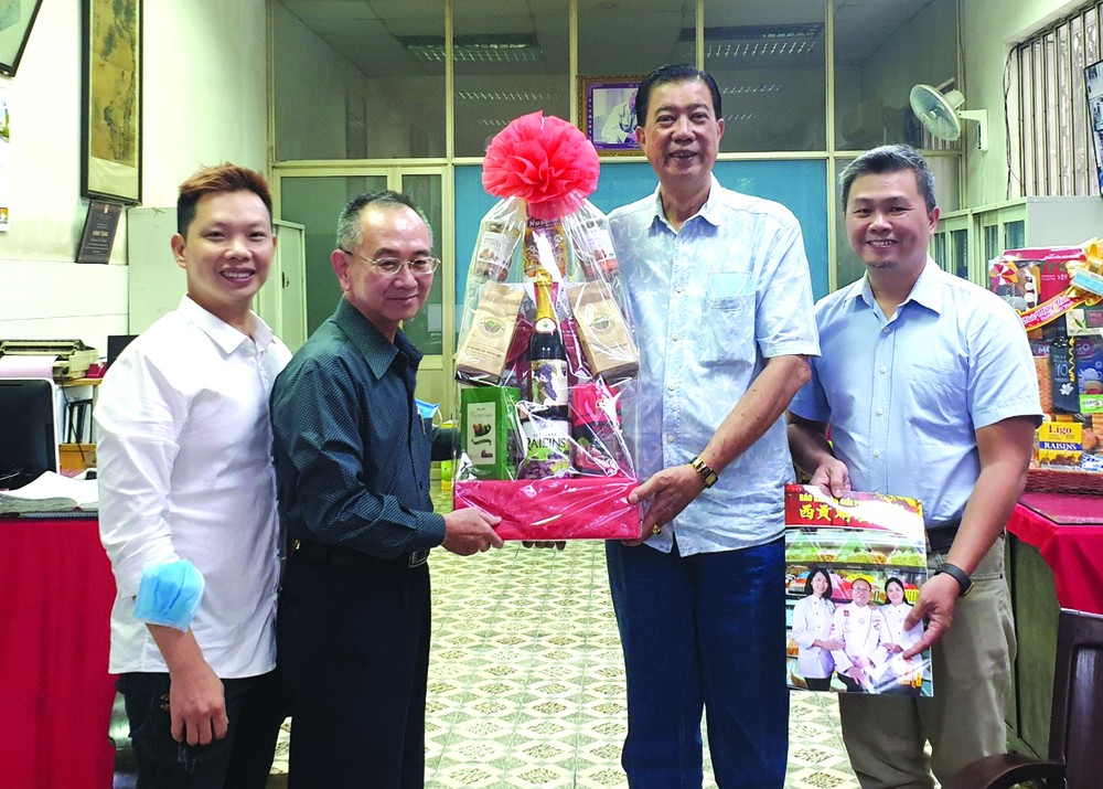 本報向各華人單位拜年 ảnh 2