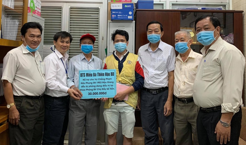 竭盡全力幫助窮人 ảnh 1