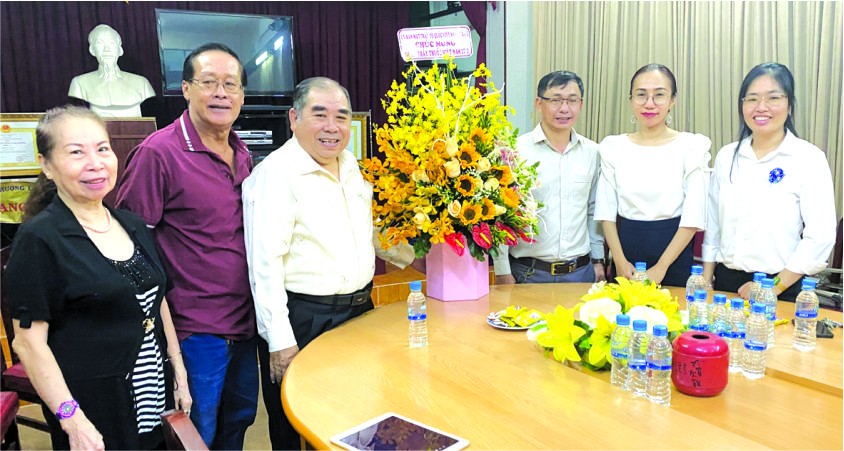 向守護人民健康白衣天使致敬 ảnh 2