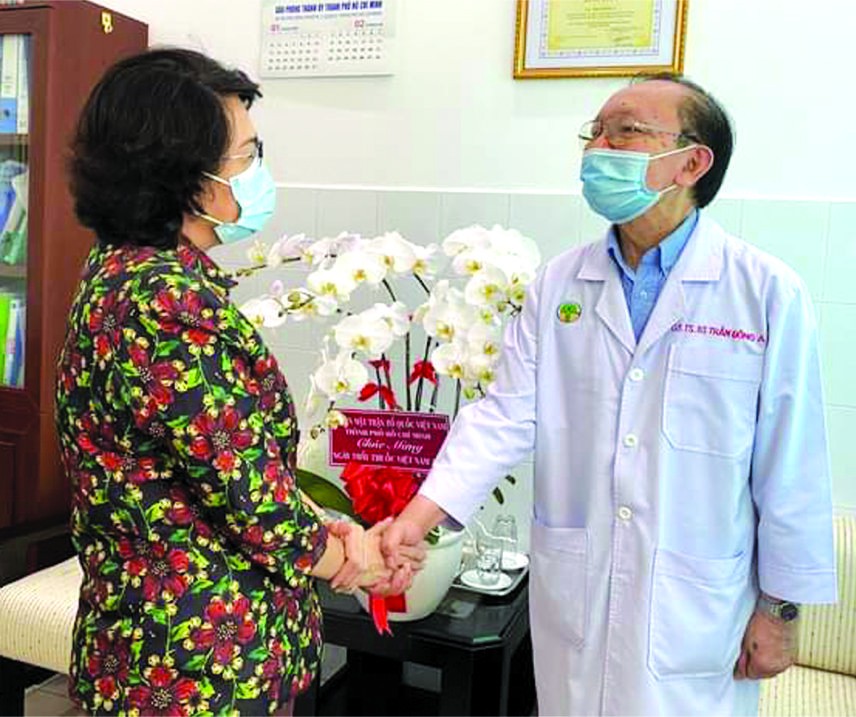 向守護人民健康白衣天使致敬 ảnh 1