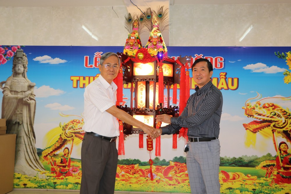 平陽省新天后宮競投聖燈籌得逾 36 億元 ảnh 6