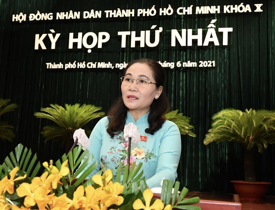 市人民議會主席阮氏麗