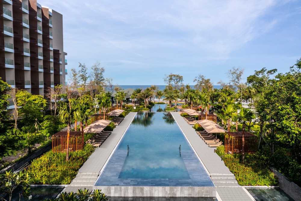 由洲際酒店集團(IHG)管理、座落在富國島西北面長灘的Croune Plaza富國Starbay度假區已投入運作，正式接待國內外遊客。