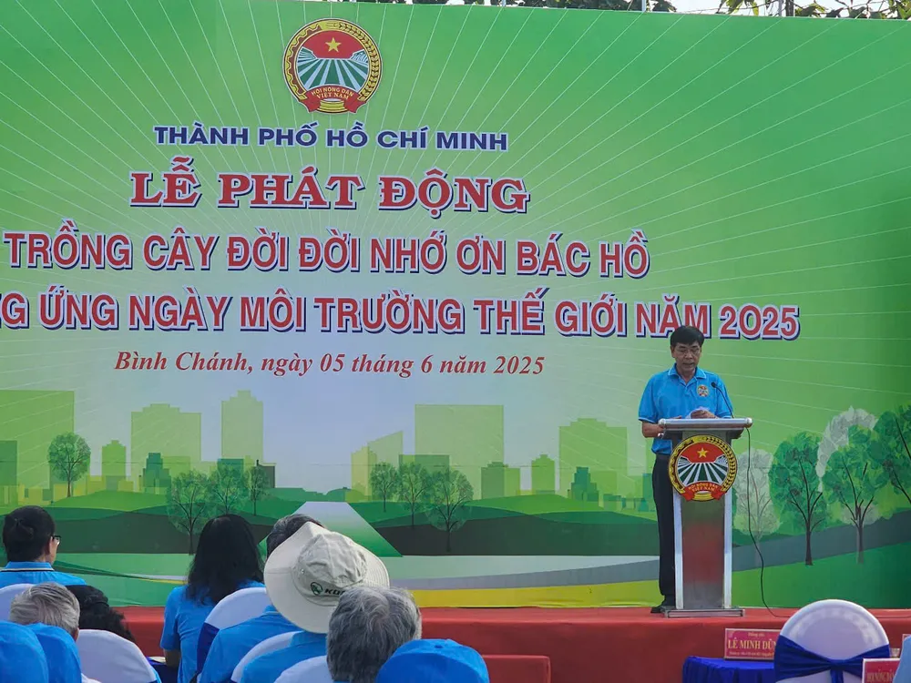 Chủ tịch Hội Nông dân TPHCM Lê Minh Dũng phát động "Trồng cây đời đời nhớ ơn Bác Hồ" và hưởng ứng ngày Môi trường thế giới 5-6 z6672966504295_c6a48f610262f3ecdb8a853a01ea21c5.jpg