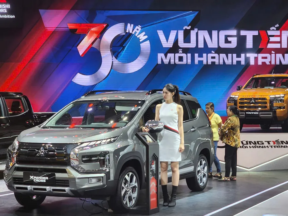 Một số mẫu xe hơi chạy xăng của Nhật Bản "trình làng" tại Triển lãm ô tô quốc tế vừa diễn ra tại TPHCM. Ảnh: ĐỨC TRUNG z6802841857814_62f726a2181a16ffee6a11e75f166078.jpg