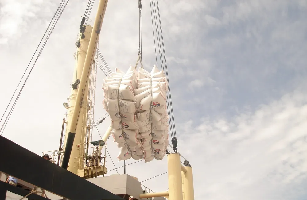 Một lô hàng gạo của Tổng Công ty Lương thực miền Nam chuẩn bị xuất sang châu Phi