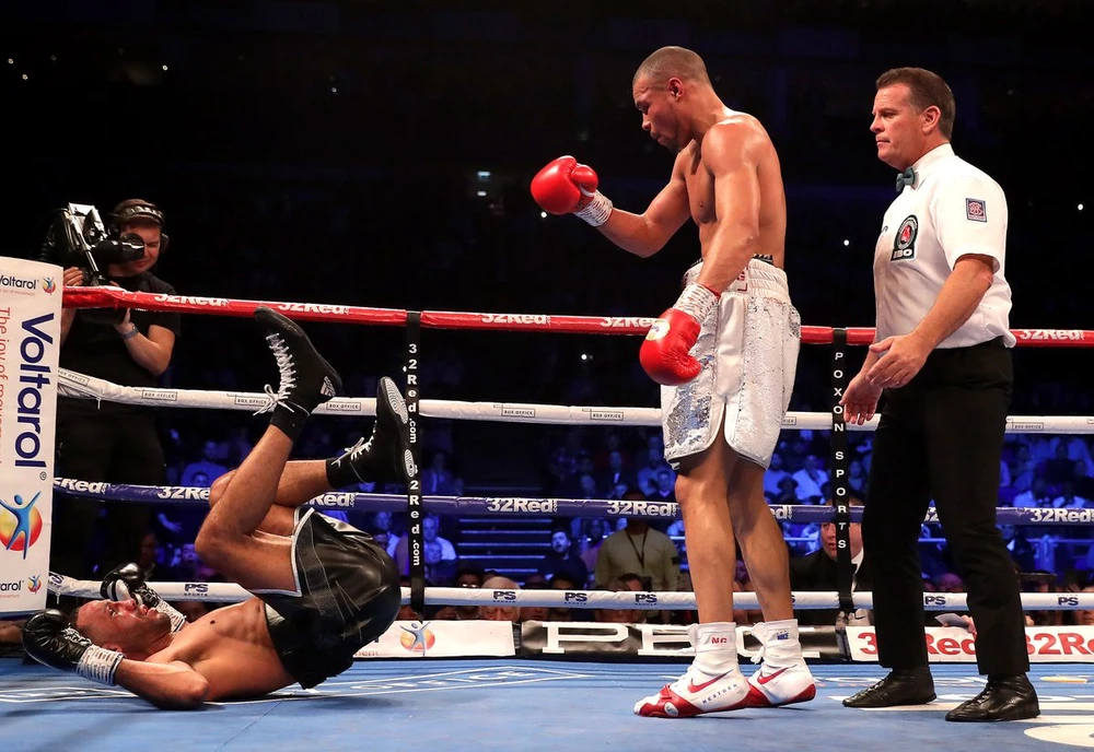 Kết thúc buồn cho James DeGale trước Chris Eubank Jr 