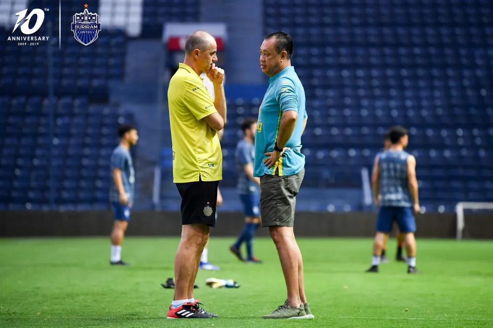 Buriram United quay lại luyện tập: Xuân Trường tươi tắn, “bại tướng” của Đình Trọng bị nắm đầu ảnh 3