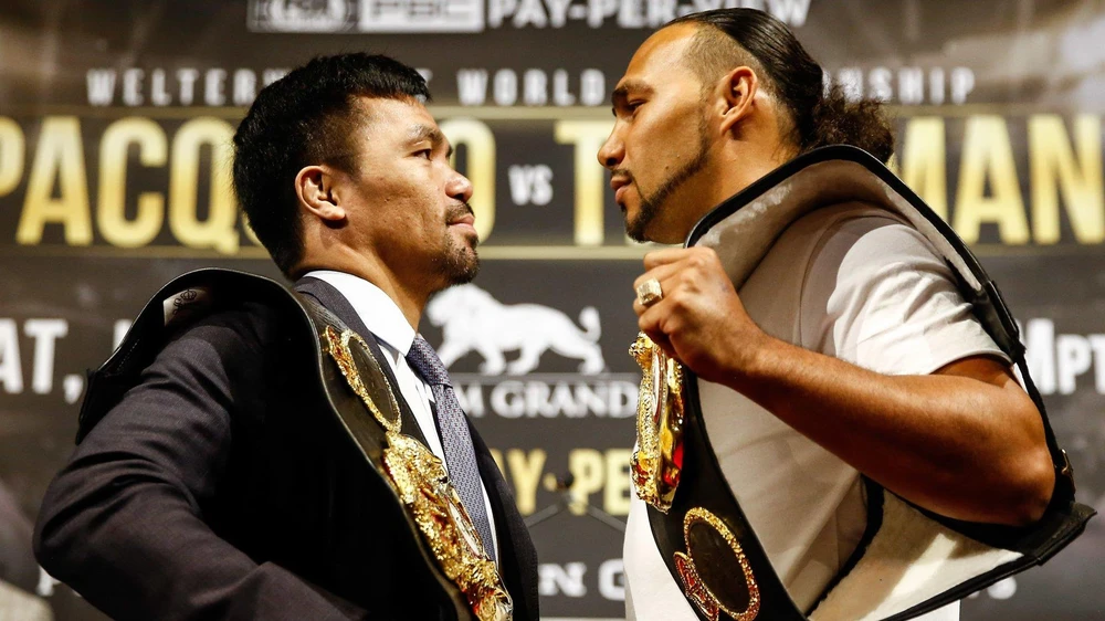 Thurman (phải) đối mặt Pacquiao