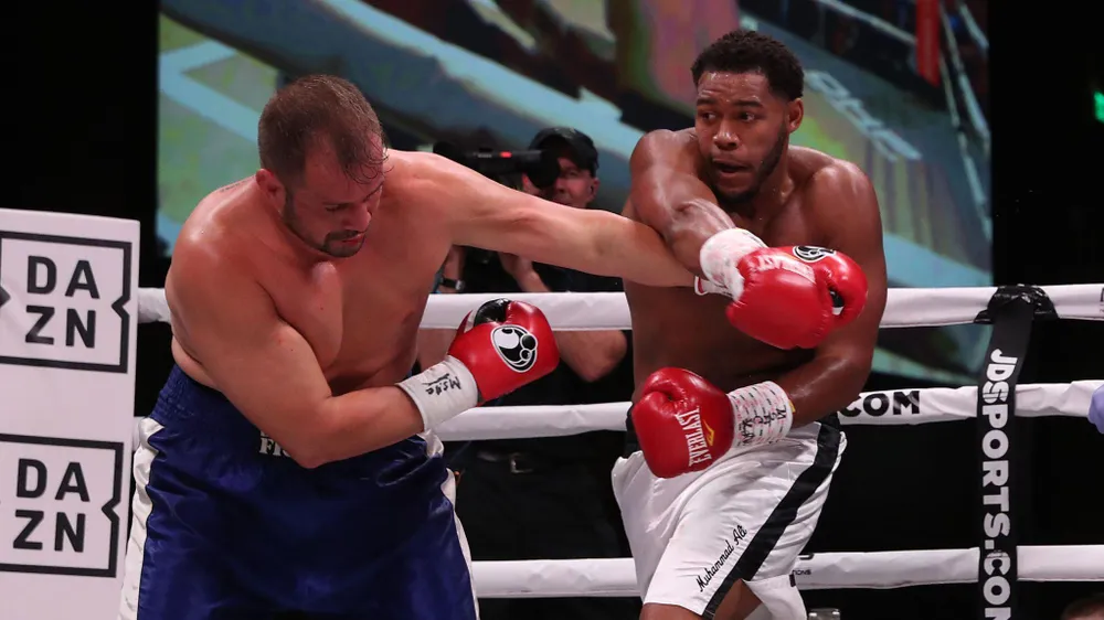 Quyền Anh: Đấm gục cựu võ sĩ MMA ở hiệp 2, Hunter “tiền thưởng” đòi phần thưởng là AJ “cơ bắp” ảnh 1