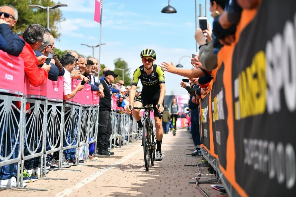 Giro d’Italia: Carapaz - chàng trai vắt sữa bò làm nên lịch sử cho Ecuador ảnh 1