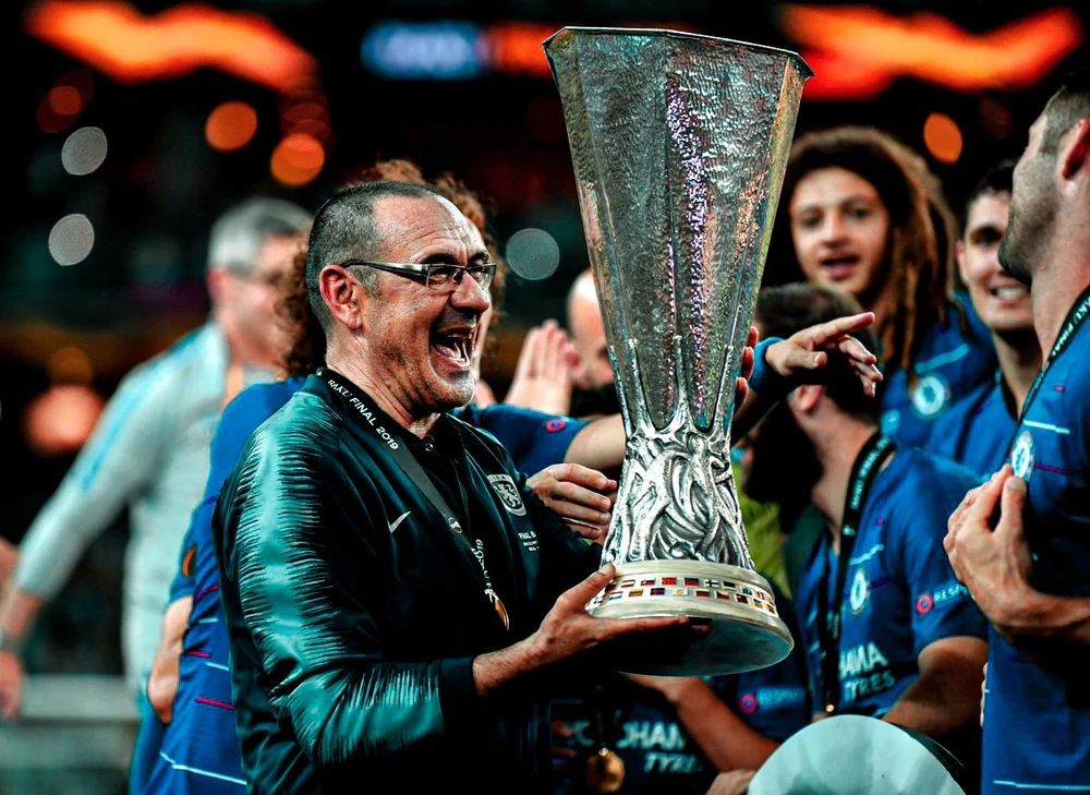 Với ngôi vô địch Europa League, Sarri chợt trở nên có giá