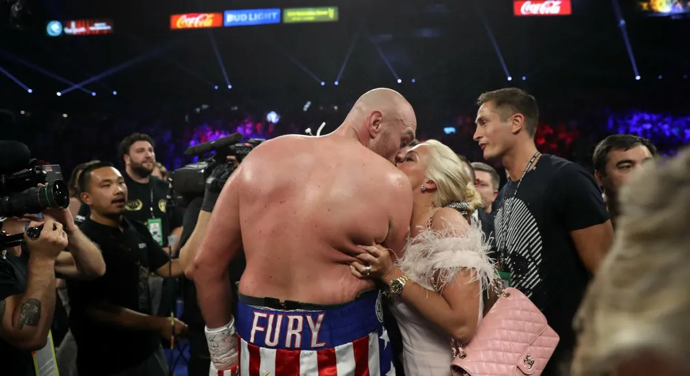 Quyền Anh: Sau màn “hủy diệt", Fury đã thể hiện tinh thần fair-play với Schwarz ảnh 7