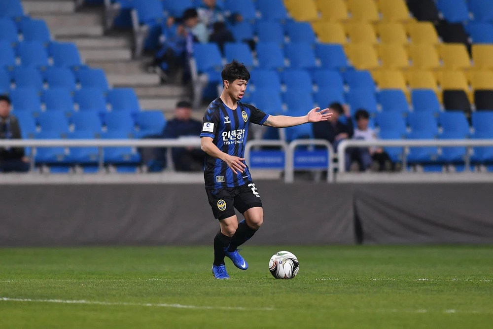 Công Phượng trong màu áo Incheon United