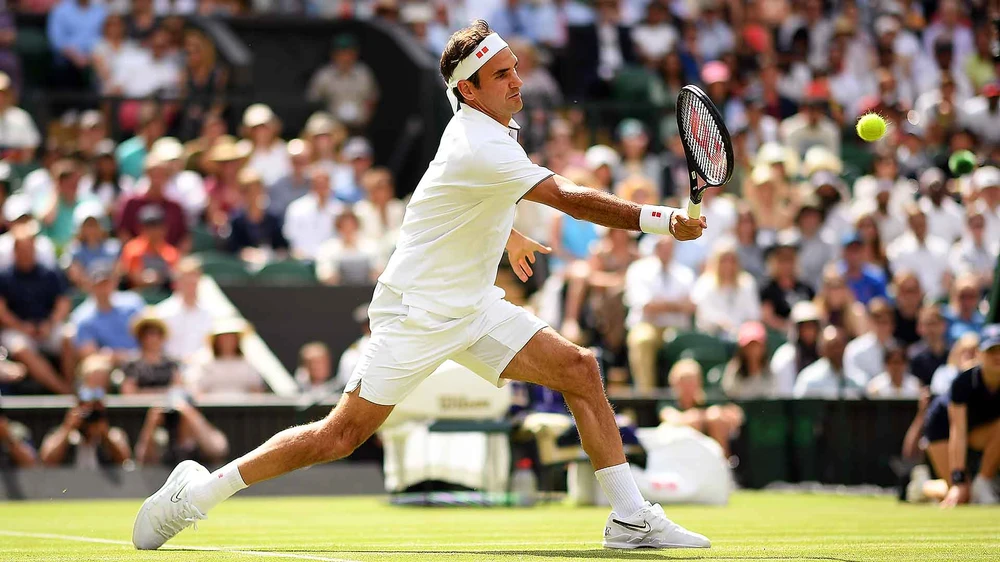 Federer trong một pha lên lưới