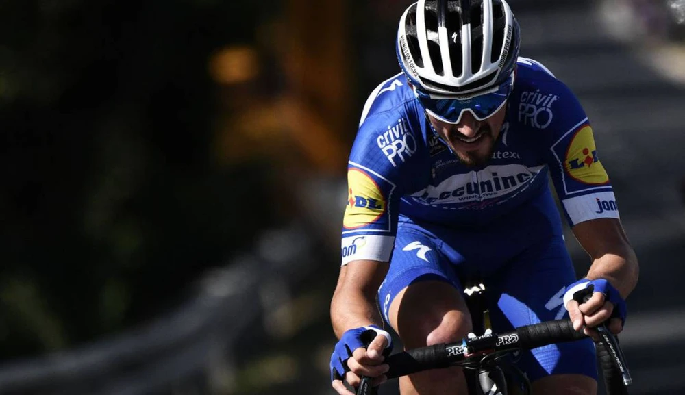 Alaphilippe tấn công ở đỉnh con đèo cuối cùng