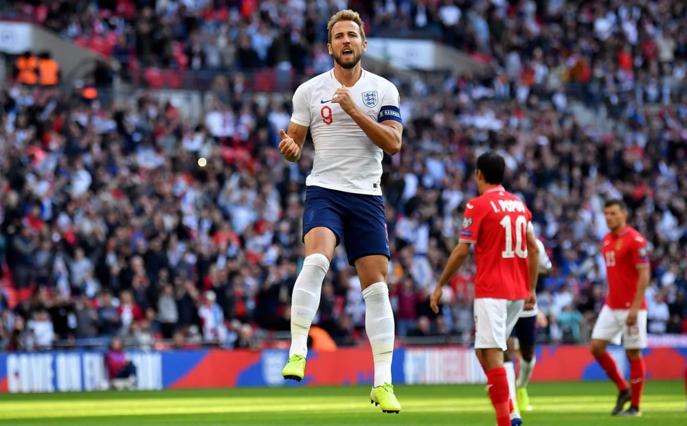 Harry Kane ăn mừng sau khi ghi bàn vào lưới Bulgaria