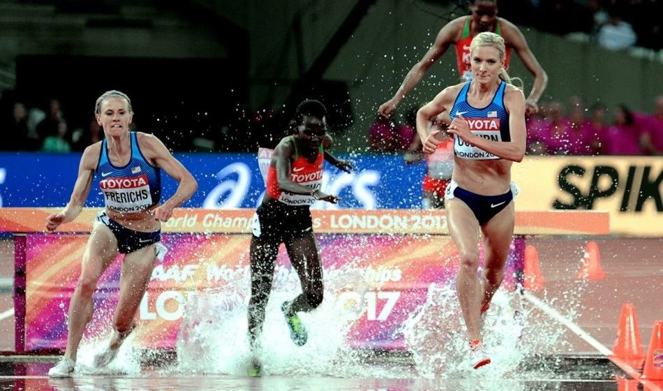 Emma Coburn, một trong những nhà ĐKVĐ thế giới người Mỹ