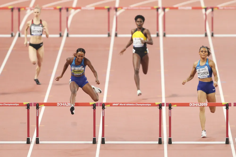 Giải điền kinh thế giới 2019: Muhammad phá kỷ lục thế giới 400m rào, người Mỹ lại sướng rơn ảnh 1