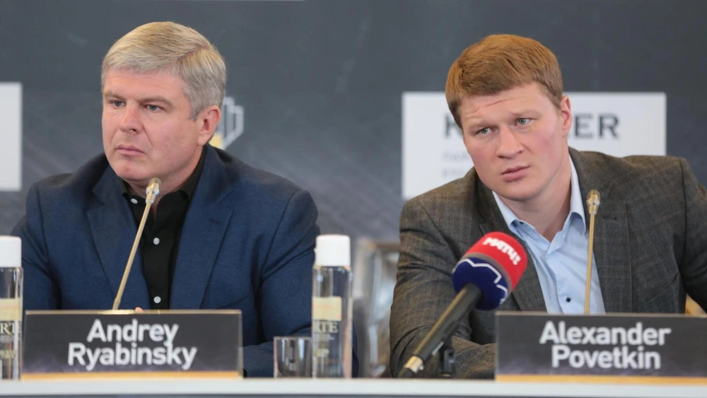 Ông bầu Ryabinskiy và Povetkin