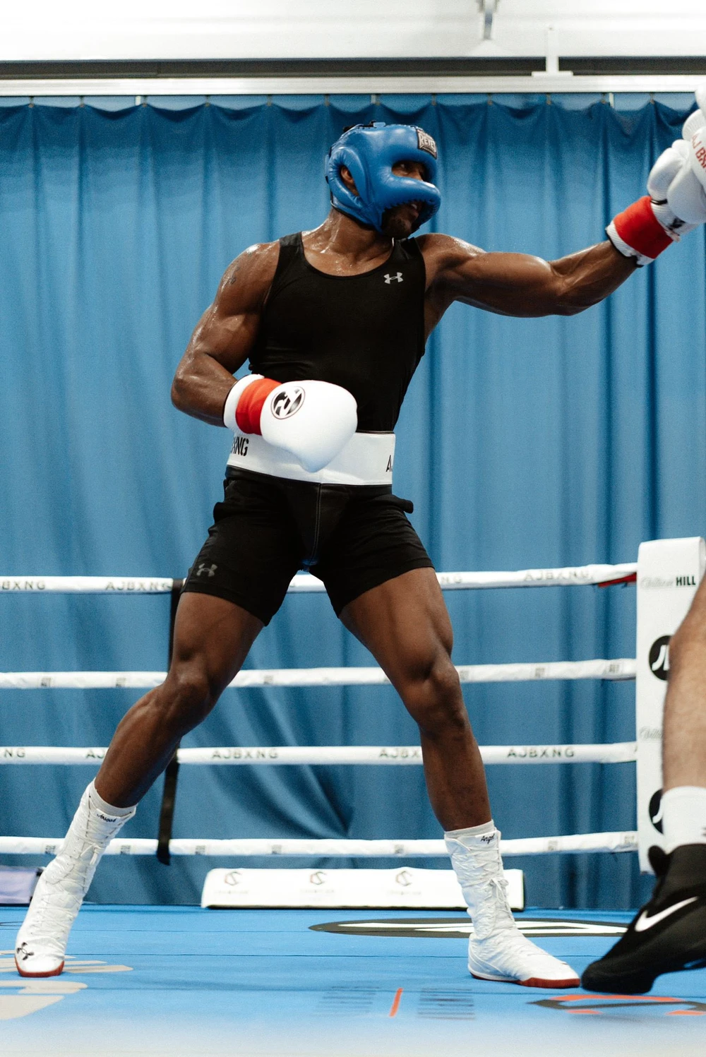 Anthony Joshua “cơ bắp” mệt mỏi với áp lực: Sẽ lên sao Hỏa, đến rừng Amazon khi giải nghệ, nhưng muốn thượng đài… ngay ngày mai ảnh 2 Anthony Joshua “cơ bắp” mệt mỏi với áp lực: Sẽ lên sao Hỏa, đến rừng Amazon khi giải nghệ, nhưng muốn thượng đài… ngay ngày mai ảnh 2