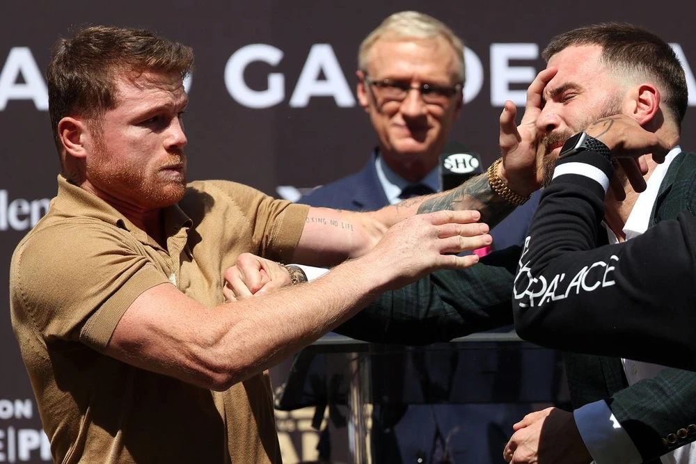 Canelo và Caleb "triết chiêu"