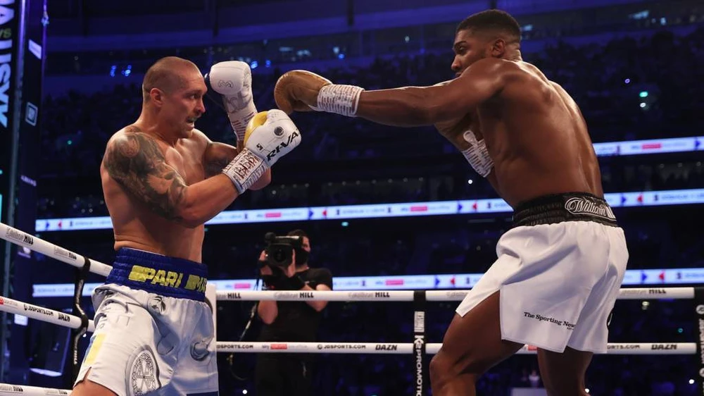 Usyk trong trận thắng AJ