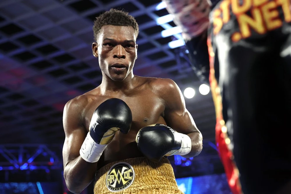 Đối thủ của Vasiliy Lomachenko - Richard Commey: Suýt trở thành cầu thủ bóng đá triển vọng, nhưng theo nghiệp đánh đấm để thoát nghèo