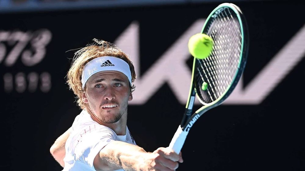 Zverev bất ngờ bị loại