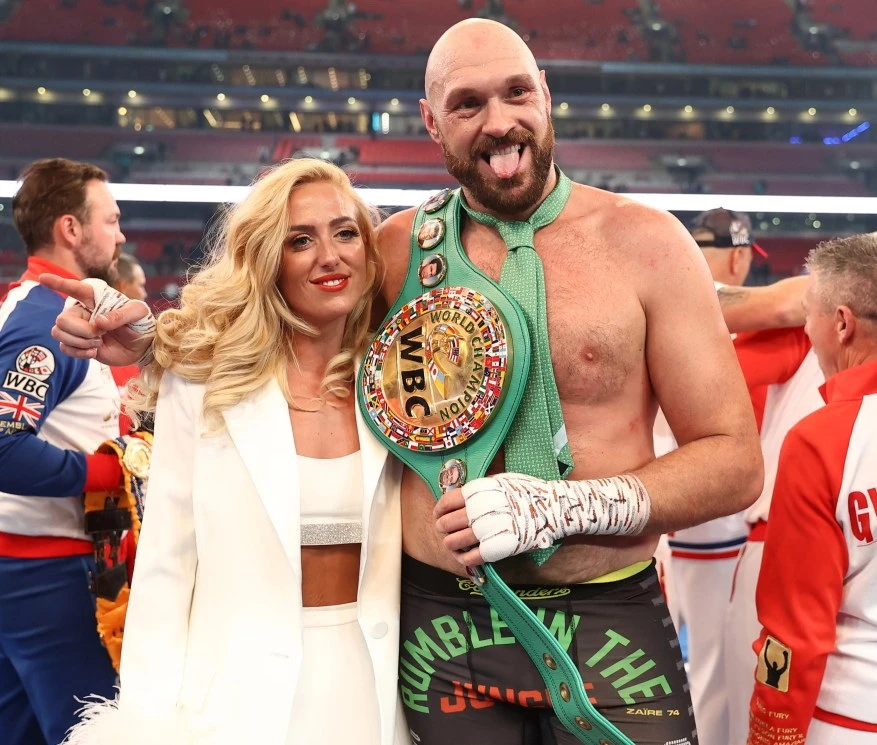 Tyson Fury hứa với vợ sẽ giải nghệ