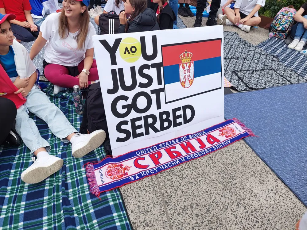 Djokovic được CĐV gốc Serbia ủng hộ