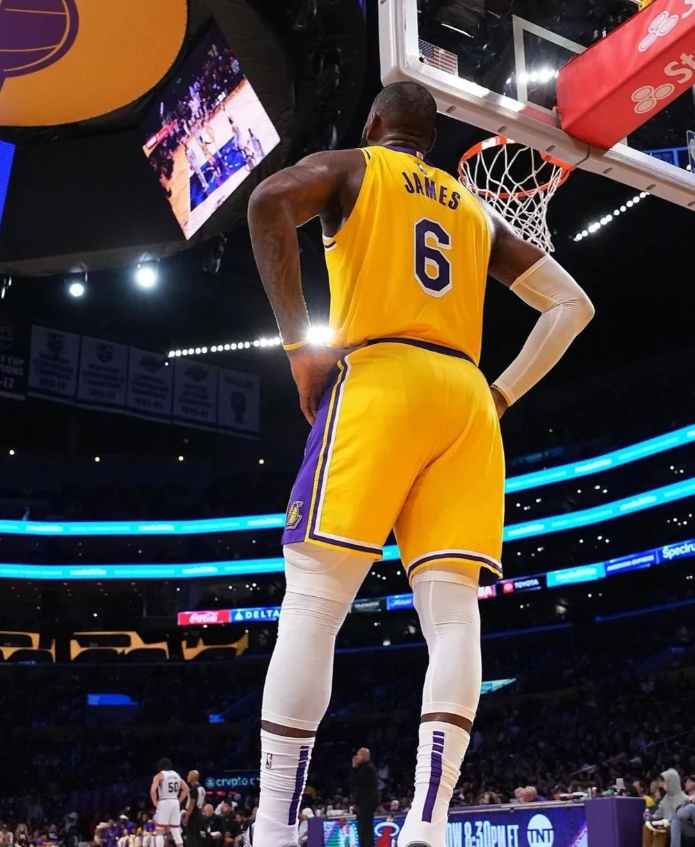 James và con đường phía trước...