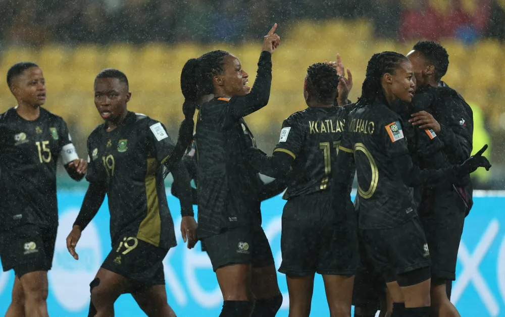 Nam Phi ăn mừng khi mở tỷ số Nam Phi ăn mừng khi mở tỷ số