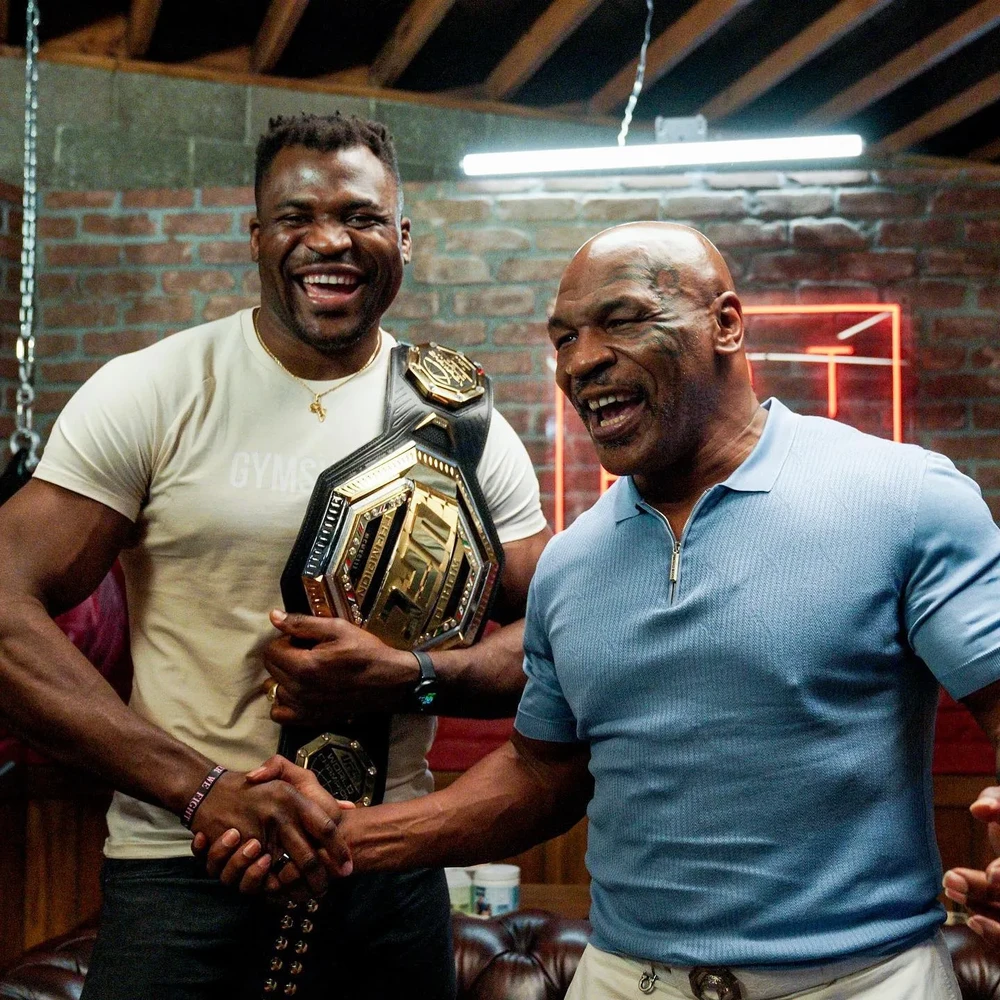 Ngannou và Mike Tyson có quan hệ thân thiết từ thời anh còn đấu ở UFC