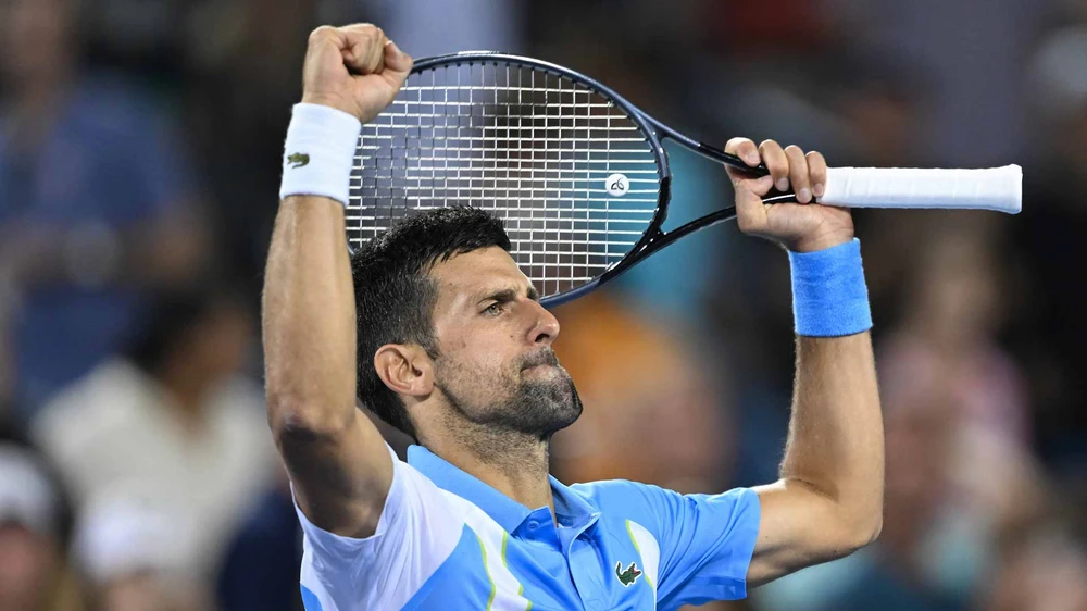 Djokovic lọt vào bán kết