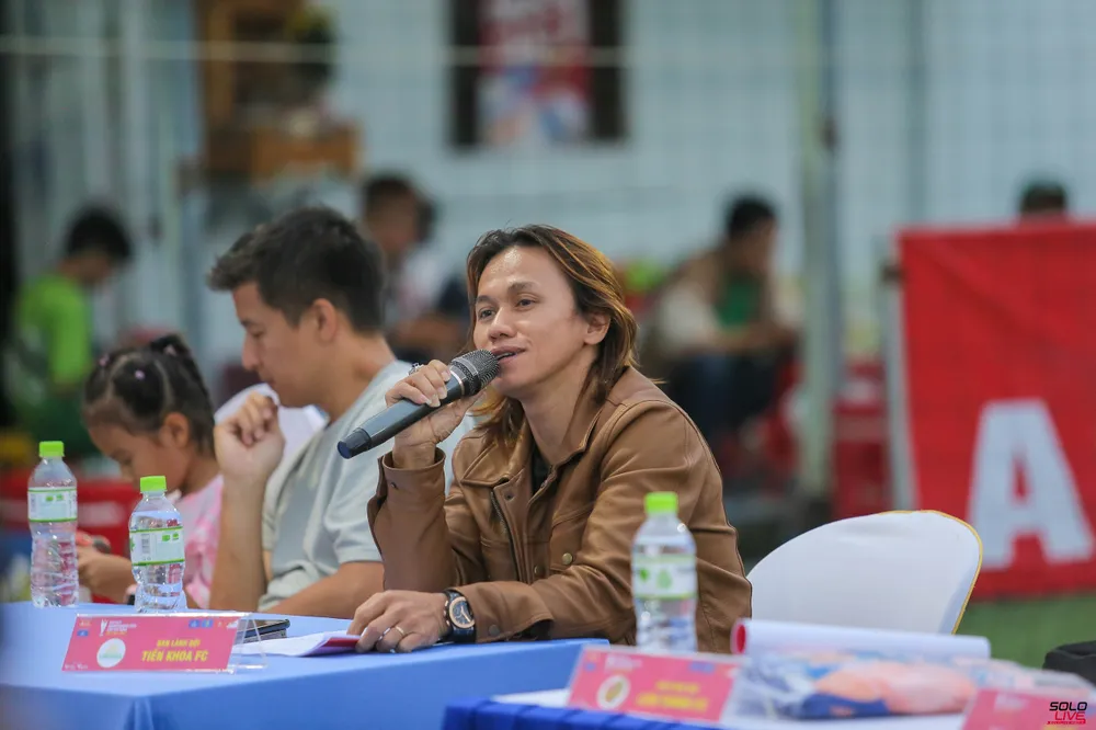 Ông bầu của Tiến Khoa