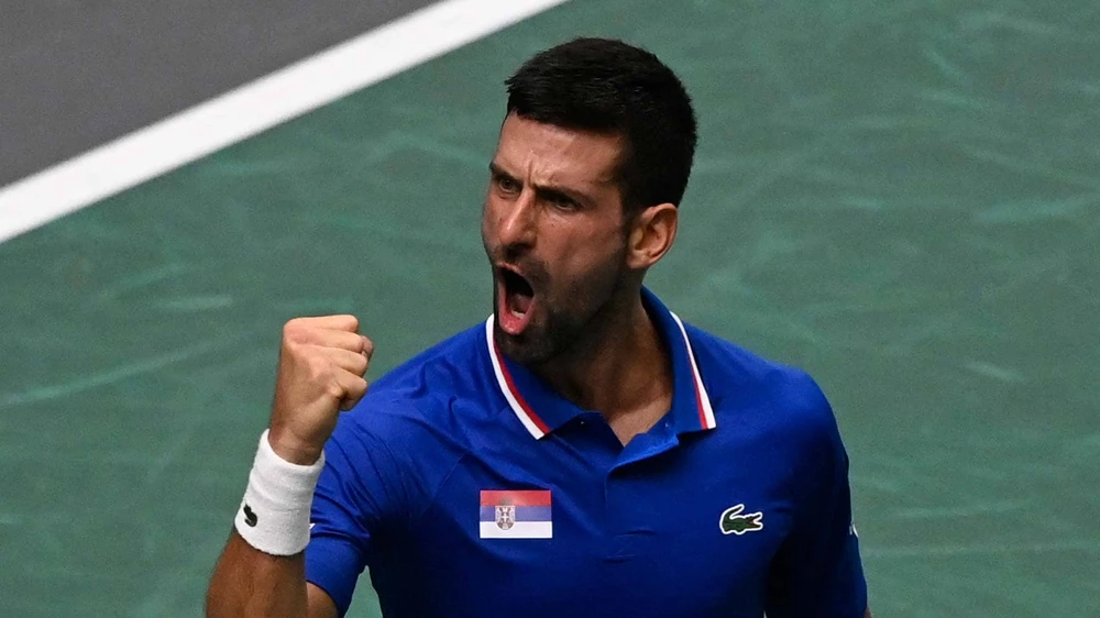 Djokovic quay trở lại và chiến thắng